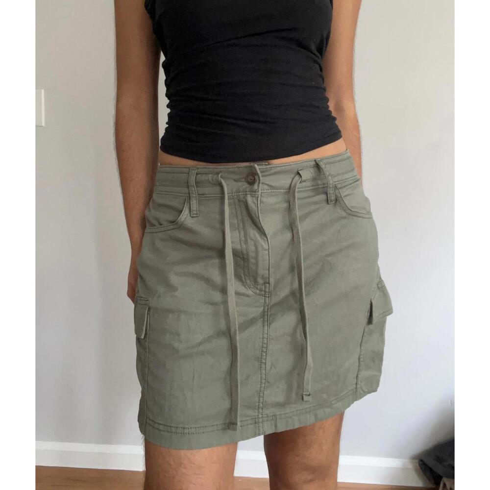 Women’s medium green cargo skirt holliester